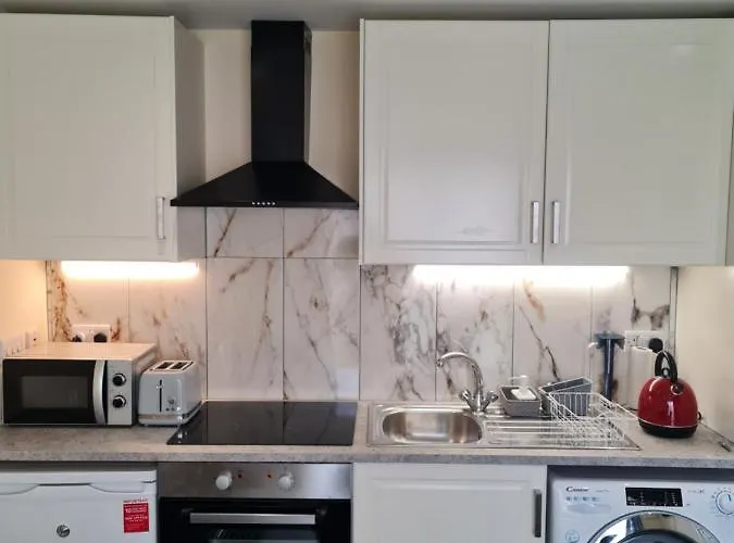 Cosy Self Contained Space Near Airport 都柏林