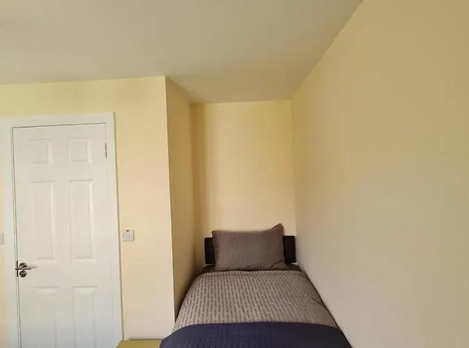 Cosy Self Contained Space Near Airport * 都柏林